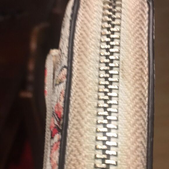 Guess Floral Print Zip Around Wallet - Picture 5 of 5